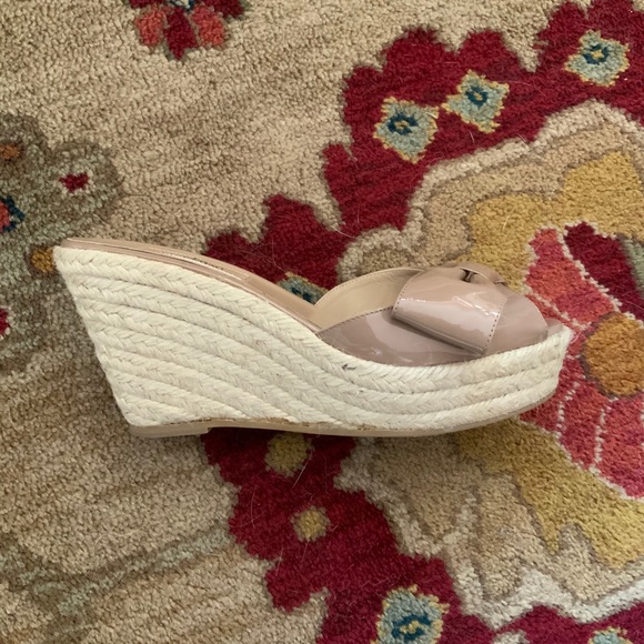 VALENTINO wedges, sz 7, perfect color w/ gorgeous bow. Perfect for summer! - Picture 6 of 8